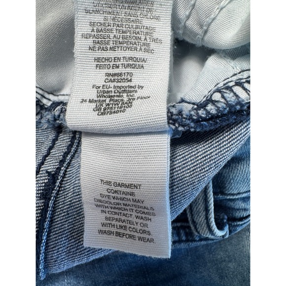 Free People Distressed Skinny Jeans w/ Quilted Patch Knees Size W 31 Short - Picture 6 of 9